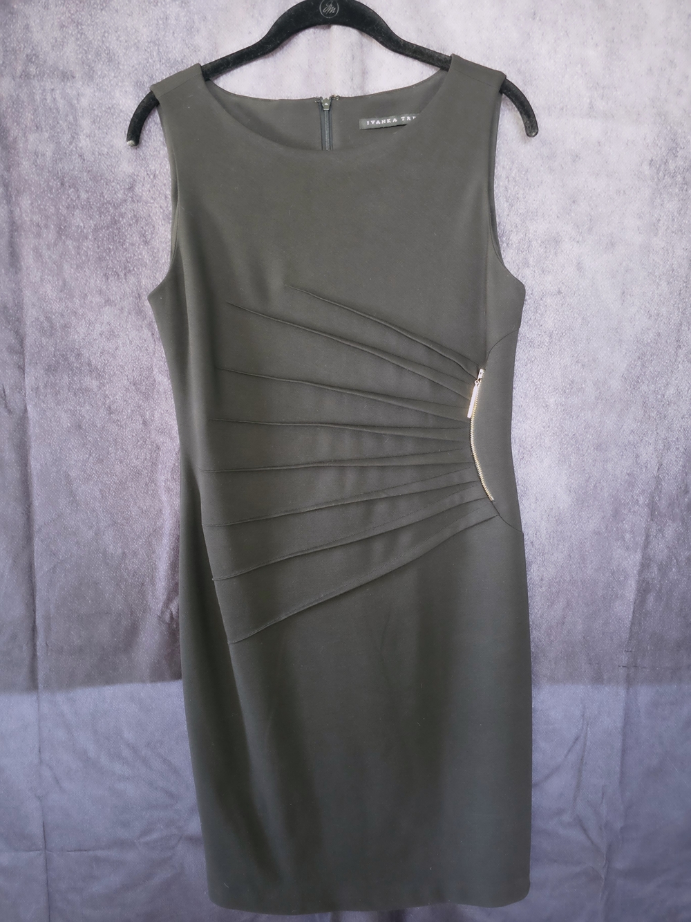 Ivanka Trump Black Sheath Dress Size 8 Ruched Pleated Gold Zip Sleeveless